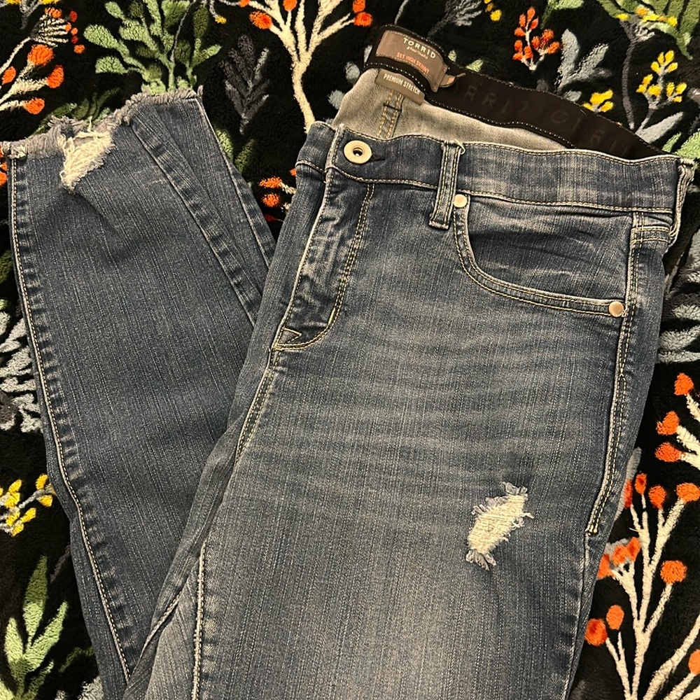 Torrid Sky High Skinny Jeans- 14